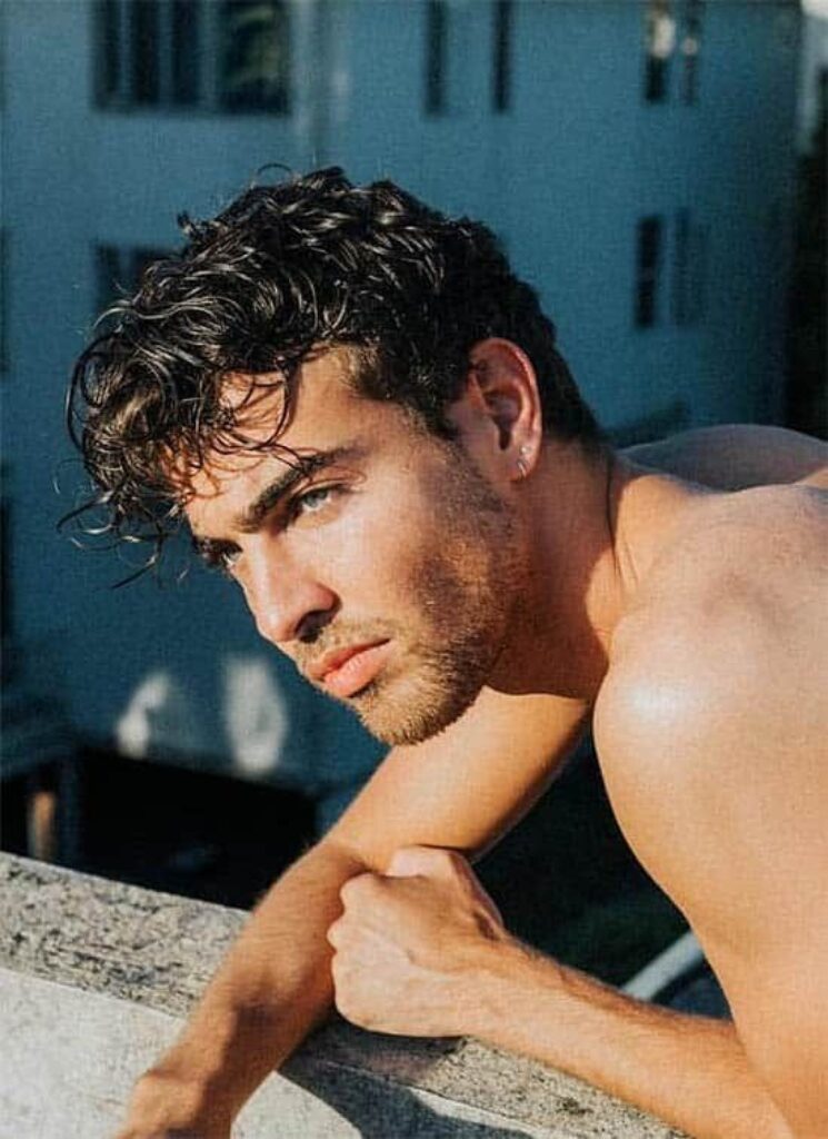 Wet Look Wavy Style