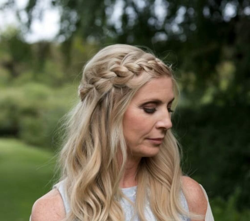 Loose Waves with a Side Part