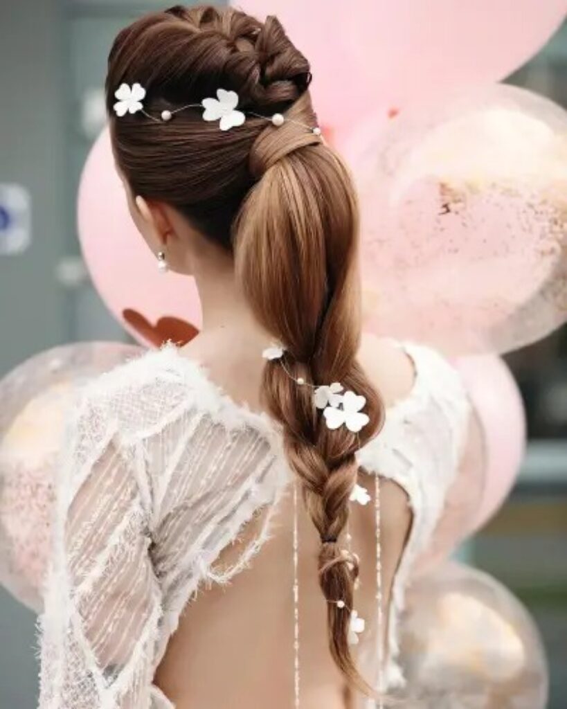 Textured ponytail with tiny braids