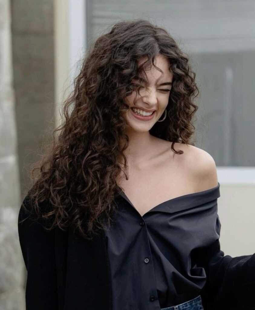 French Girl Wavy Cut